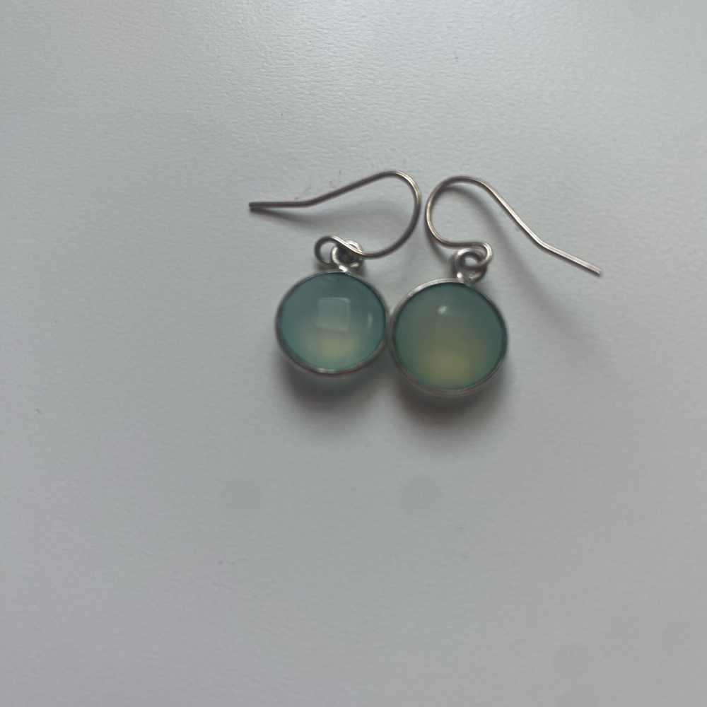 Elegant Stainless still earrings with chalcedony stone - Picture 1 of 4